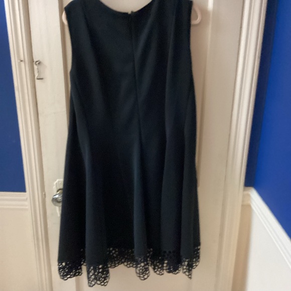 Women’s Black Sleeveless Crocheted Bottom Dress-Size 20- Pre-Owned - Picture 3 of 14